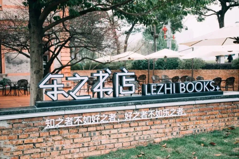 DƬ